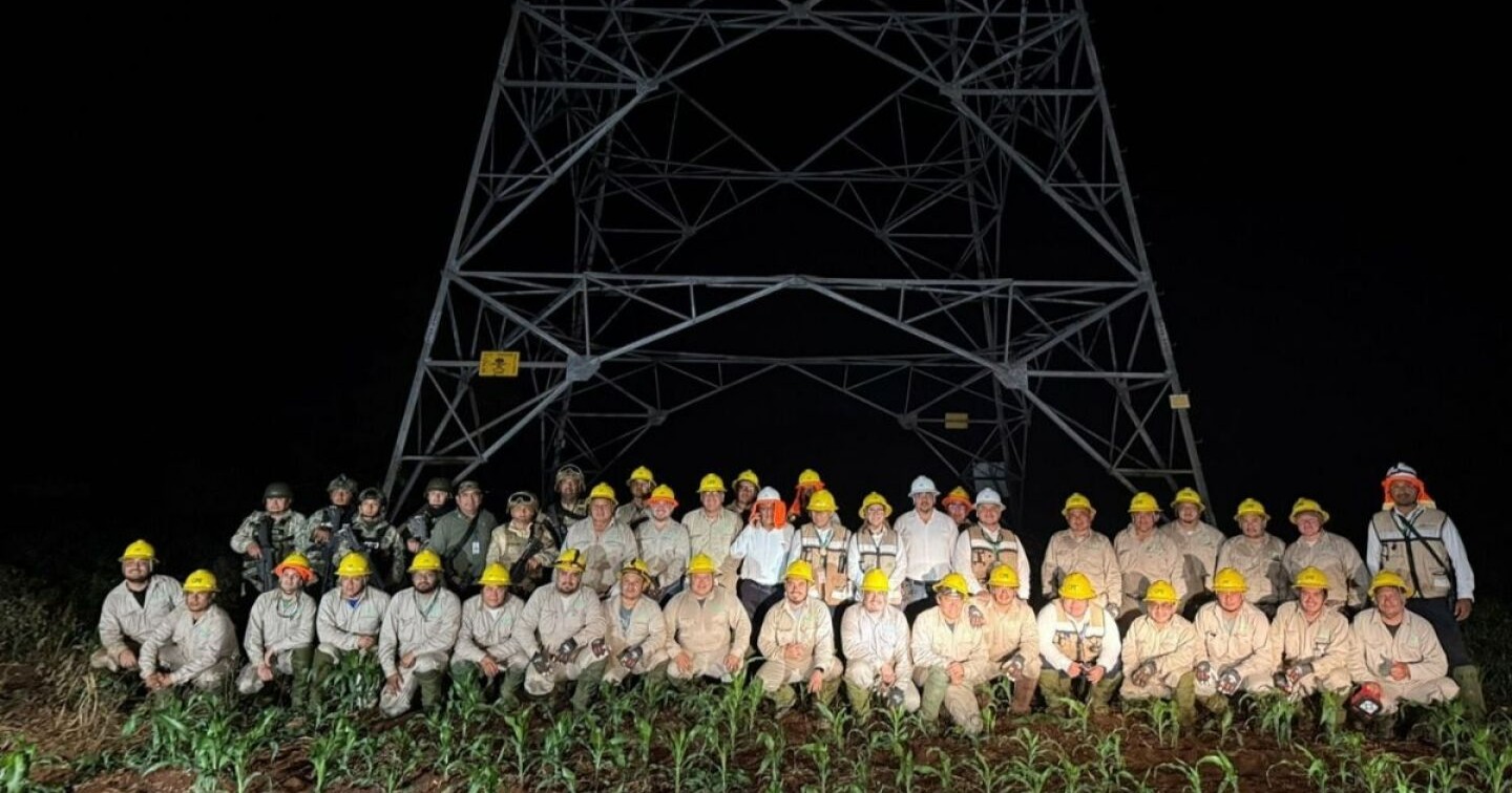 CFE restablece servicio tras apagón masivo en cuatro estados del sureste