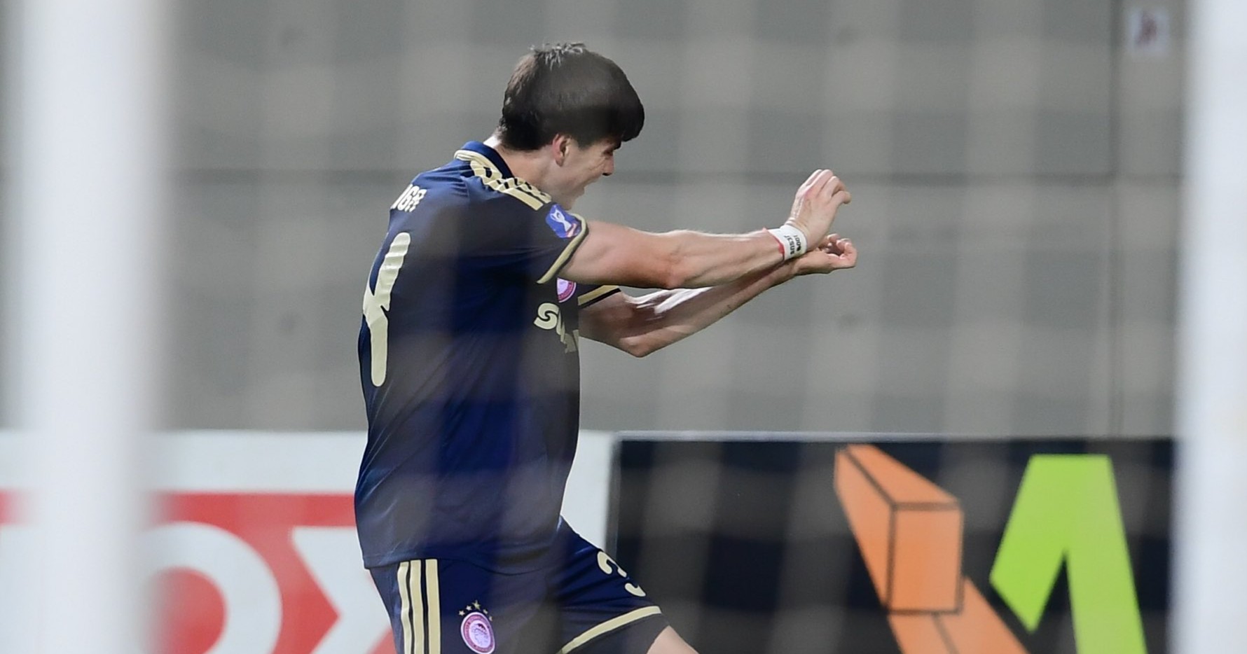 ¡Comienza a brillar!; Armando 'Hormiga' González se estrena como goleador con el Olympiacos
