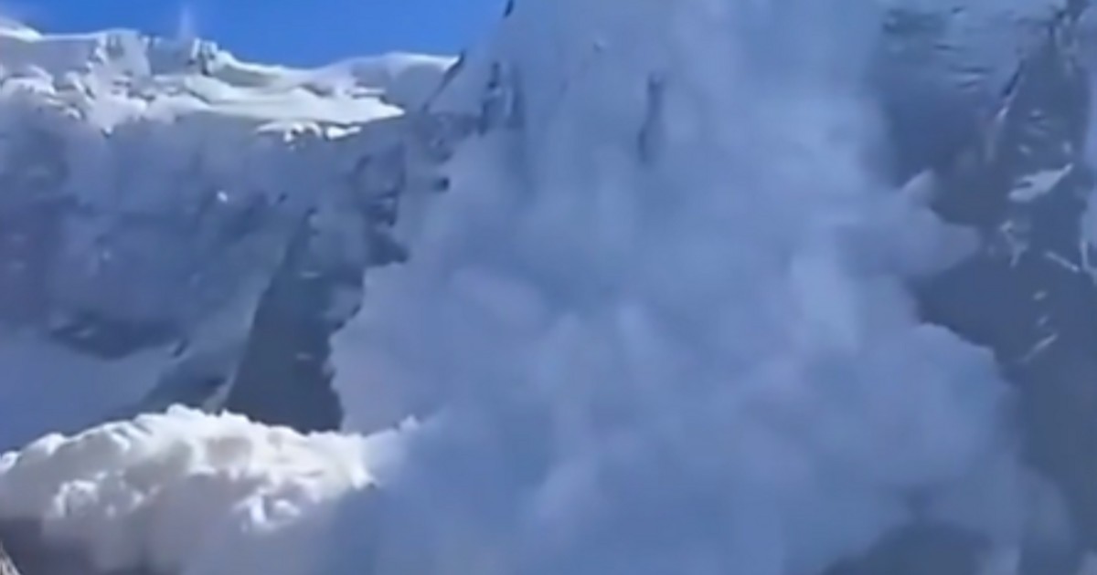 Avalancha deja 11 muertos y seis desaparecidos en Rusia