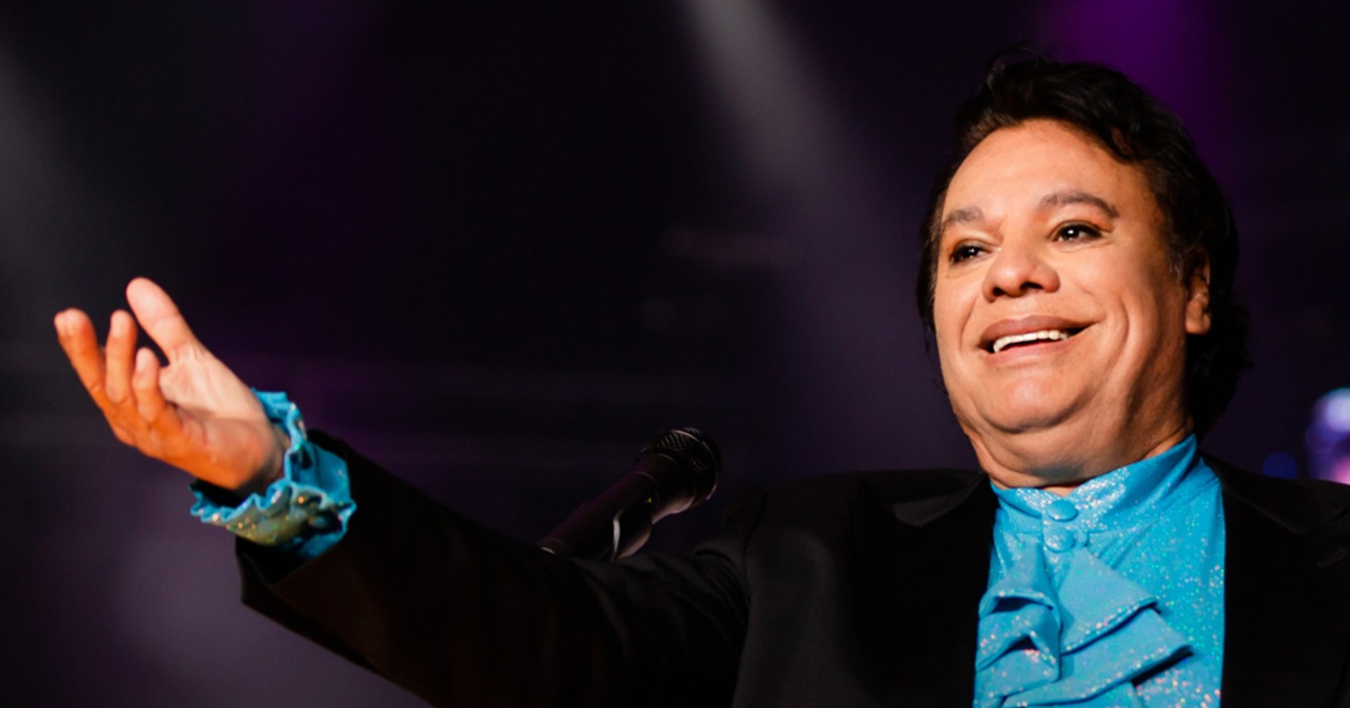Venden autógrafo de Juan Gabriel por más de mil 700 dólares