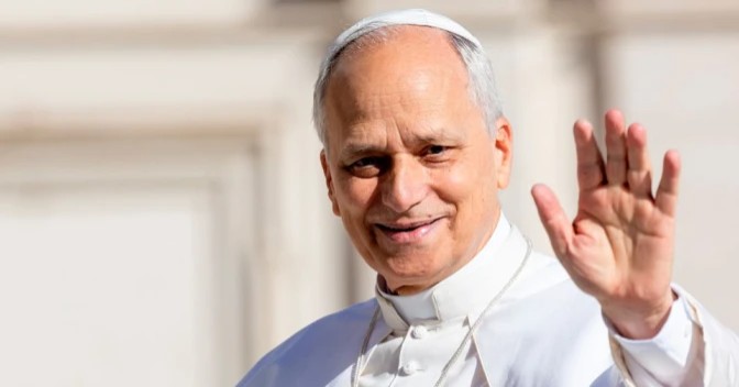 Papa León XIV revoca reducción salarial a cardenales y otros funcionarios del Vaticano