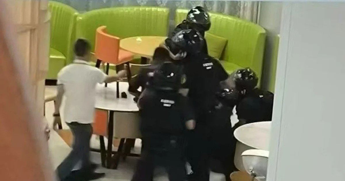 Detienen a hombre acusado de atacar con arma blanca a varias mujeres en China