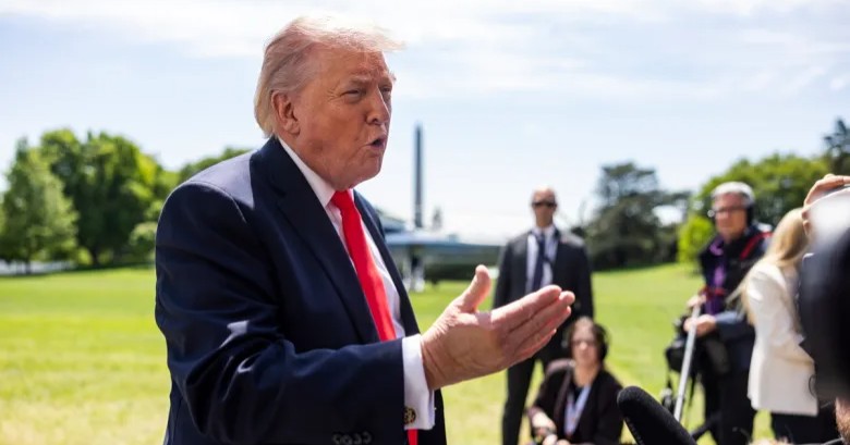 Anuncia Trump aumento arancelario a la Unión Europea si admite a Canadá