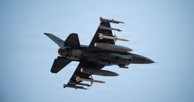 Avión de combate se estrella durante entrenamiento en Michigan