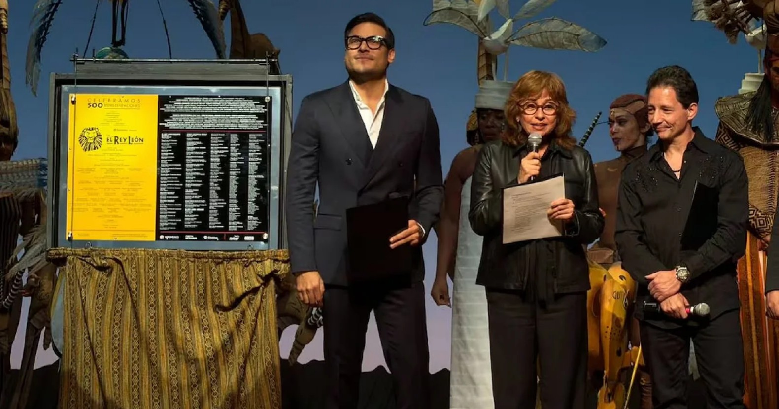 Carlos Rivera celebra las 500 funciones de 'El Rey León' en México