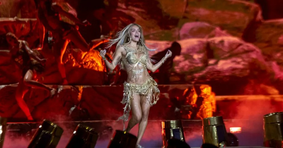 Karol G convierte el MetLife Stadium en confesionario de bichotas