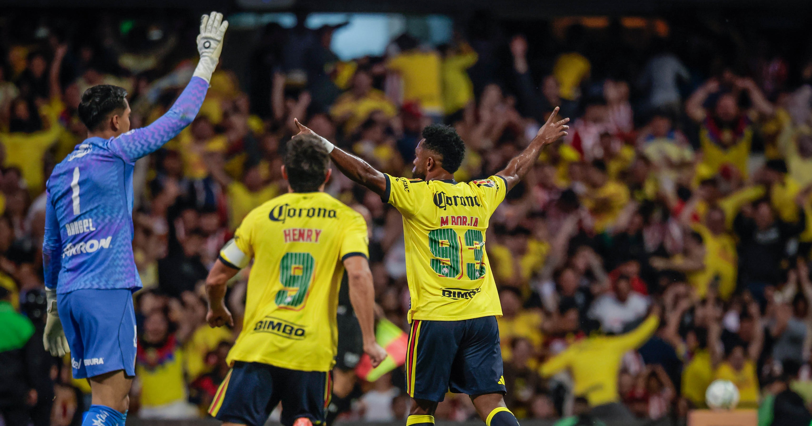 ¡Con gol de Puskás! América y Chivas empatan 2-2 en el Clásico Nacional