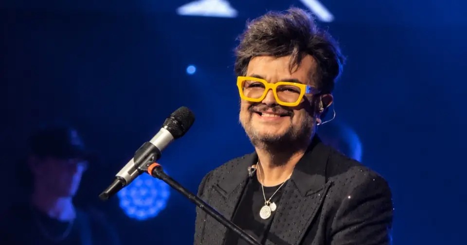 Aleks Syntek anuncia que se alejará de México tras polémica en el grito