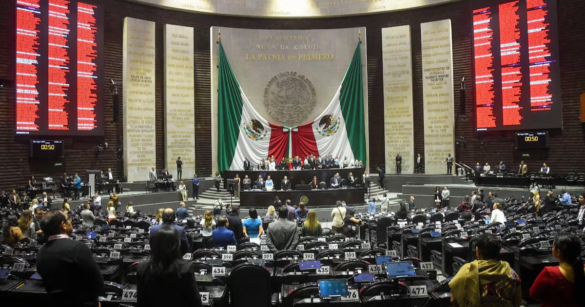 Diputados aprueban reforma que prohíbe doble nacionalidad a candidatos