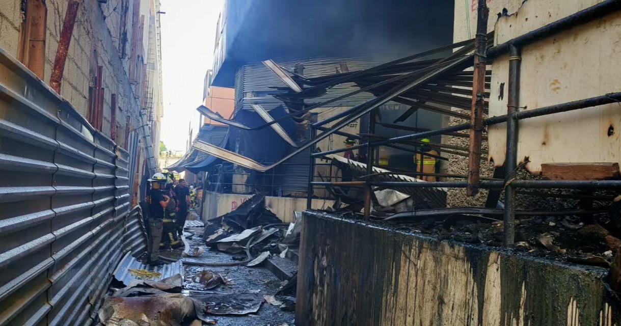 Sofocan en su totalidad incendio en Mercado Central de Acapulco