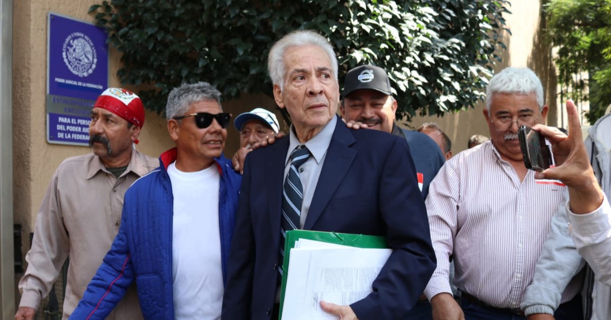 Exobreros de AHMSA piden hechos a comprador y exigen depósito de garantía