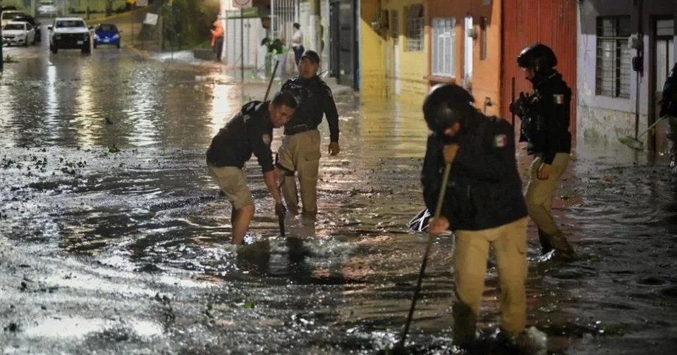 Lluvias dejan dos personas sin vida y más de 500 afectados en Veracruz