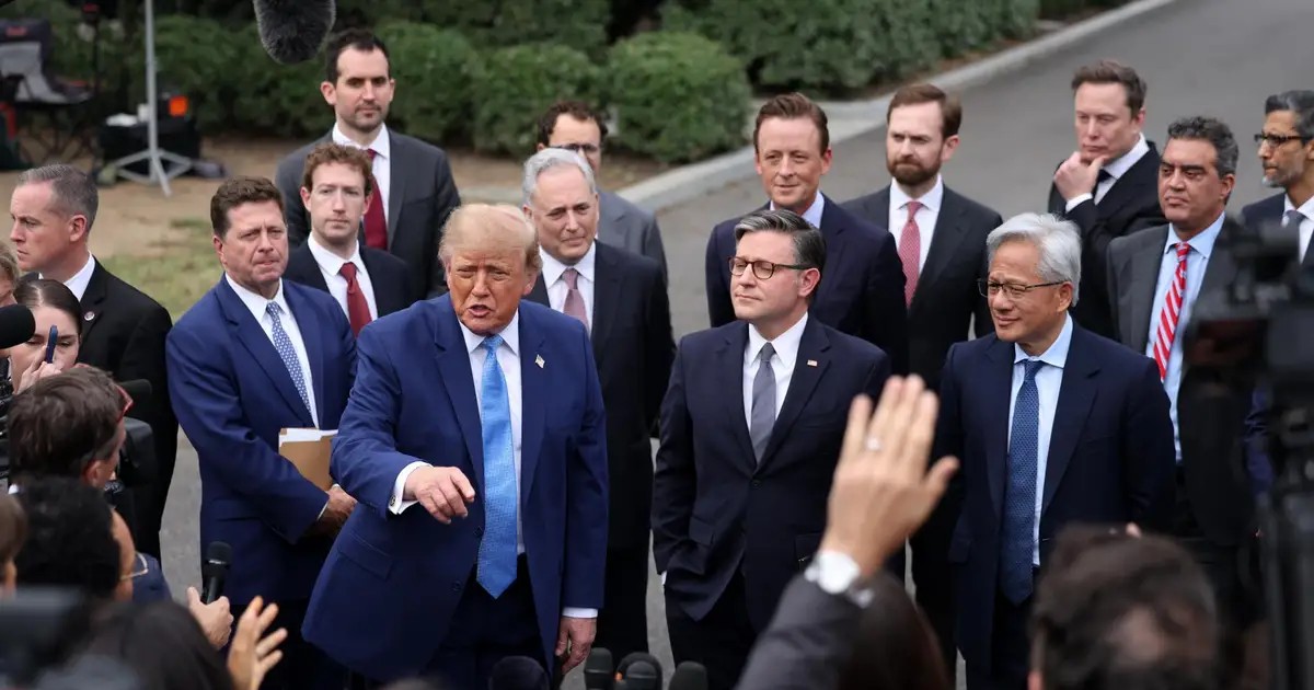 Líderes tecnológicos pactan autorregulación de la IA tras reunión con Trump