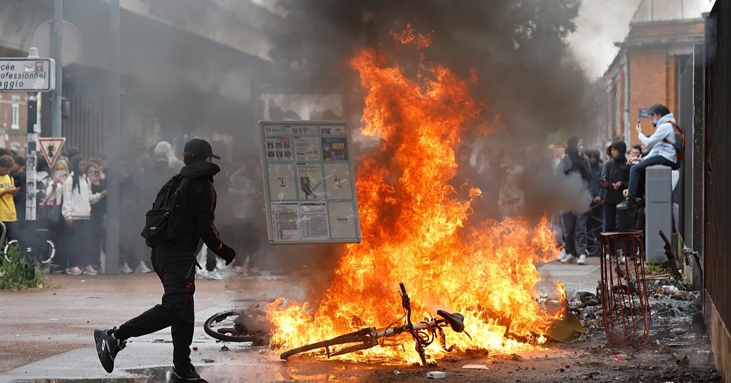 Dejan protestas estudiantiles en Francia y Bélgica más de 600 detenidos