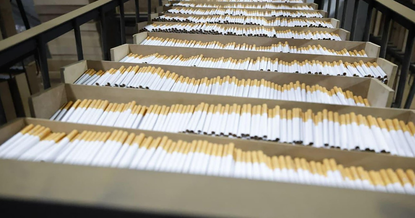 Desmantelan laboratorio clandestino de cigarrillos y detienen a 3 en Huixquilucan