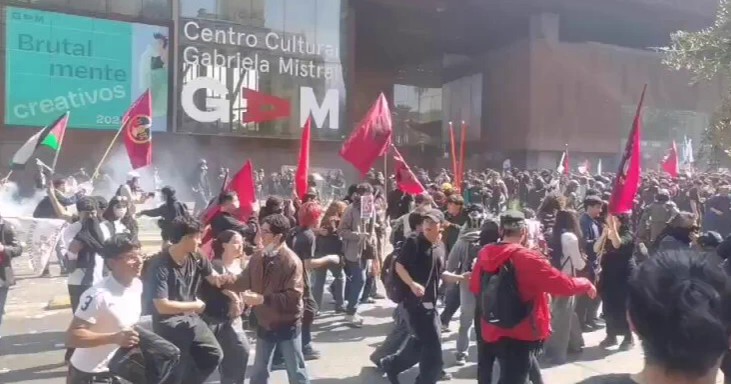 Convocan paro nacional por recortes educativos en Chile