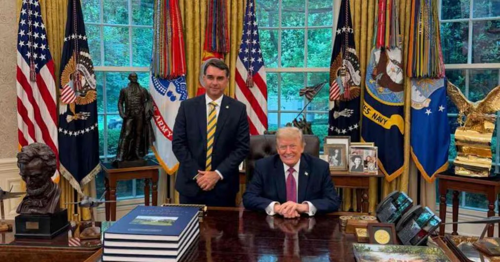 Califica Trump de “gran victoria” la ventaja de Bolsonaro y prevé segunda vuelta reñida
