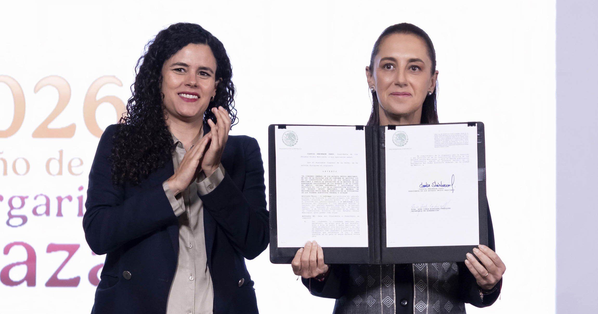 Presidenta Sheinbaum firma decreto que prohíbe doble nacionalidad para aspirantes a presidencia y gubernaturas