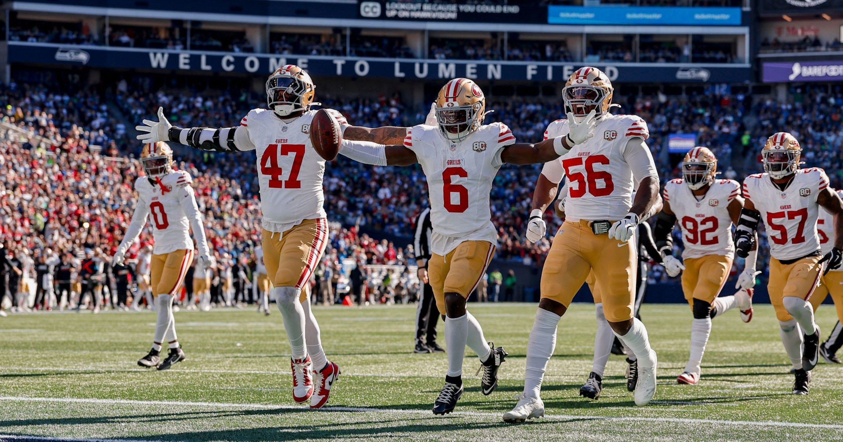 Los 49ers vencen a Seahawks en dramático duelo divisional y mantienen el paso invicto 