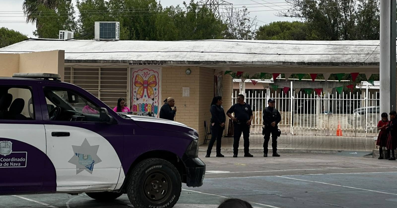 Mando Coordinado y Unidad Violeta llevan proximidad social a primaria de Nava