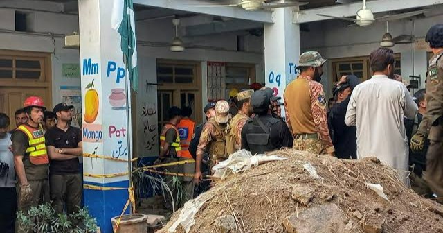 Derrumbe de escuela en Pakistán deja al menos 33 muertos y decenas de heridos