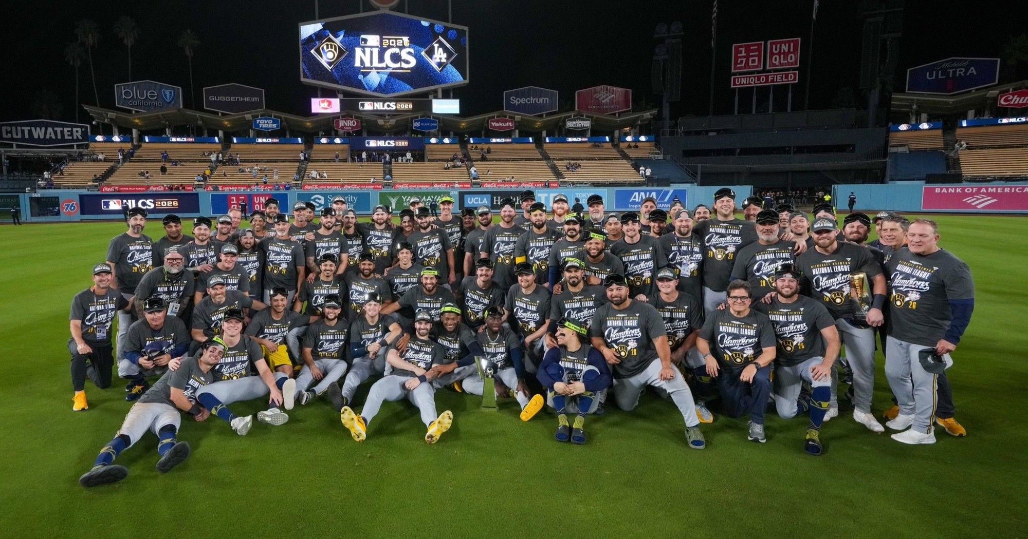 Brewers barren a Dodgers, destronan al bicampeón y vuelven a la Serie Mundial tras 44 años