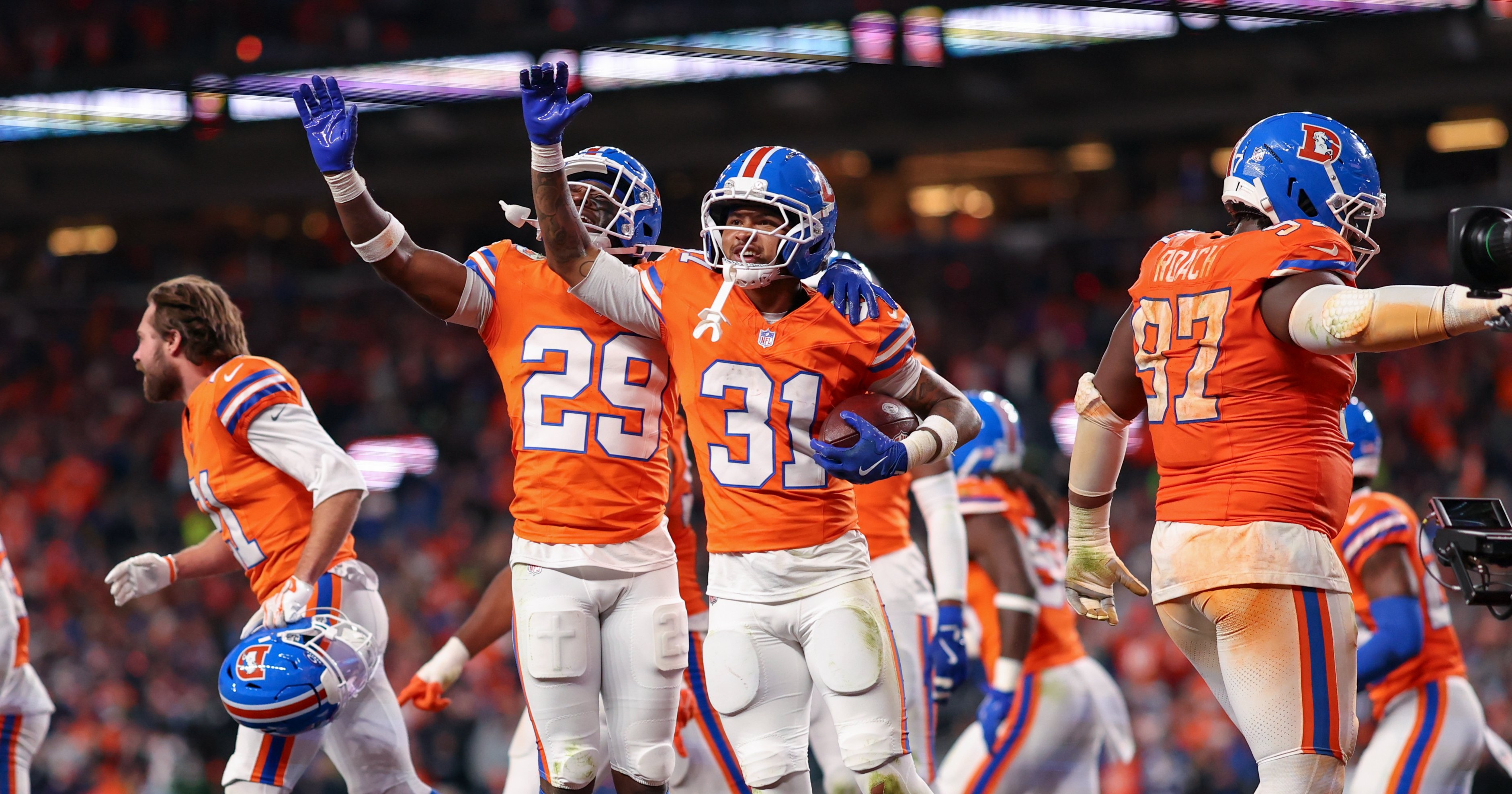 ¡Cae el campeón! Broncos inician la Semana 6 con victoria 17-14 sobre los Seahawks en tiempo extra