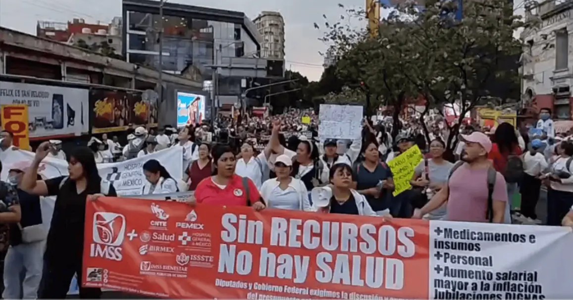 CNTE se une a marcha de trabajadores del IMSS