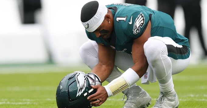 NFLPA exige investigación de la liga tras la baja de Jalen Hurts por coágulos en los pulmones