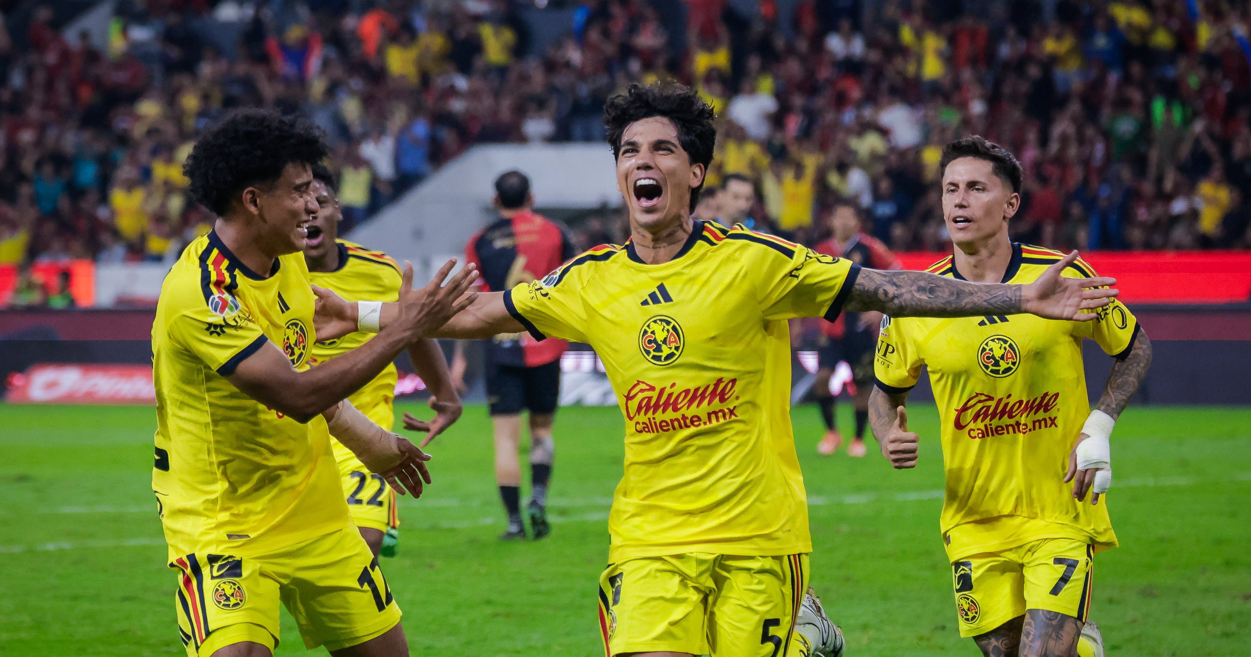 ¡Goleada y liderato! América aplasta 5-2 al Atlas en el Estadio Jalisco