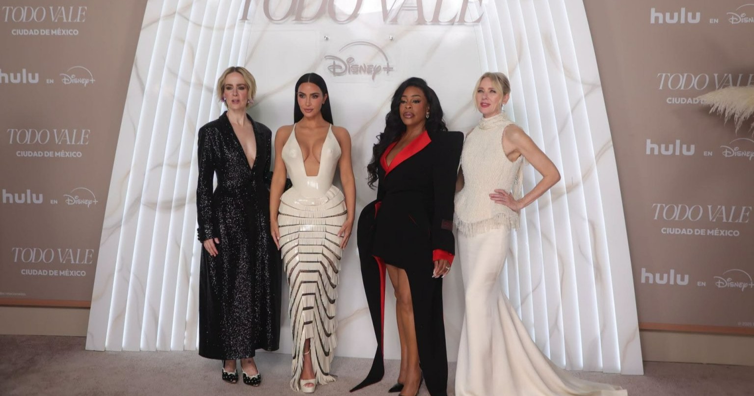 Kim Kardashian y el elenco de Todo Vale deslumbran en la CDMX