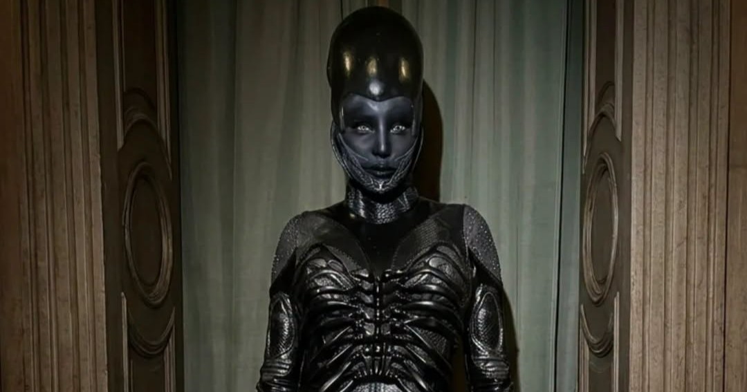 Belinda sorprende con disfraz de Alien en su 'Beliween 2026'
