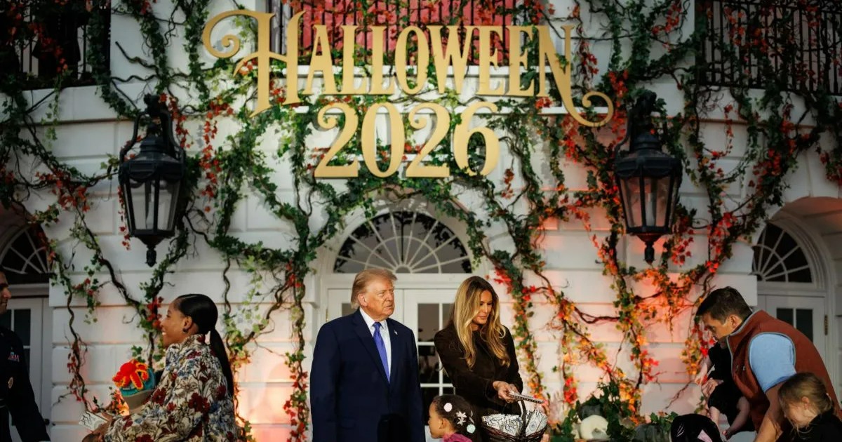 Trump celebra Halloween en la Casa Blanca junto a su esposa