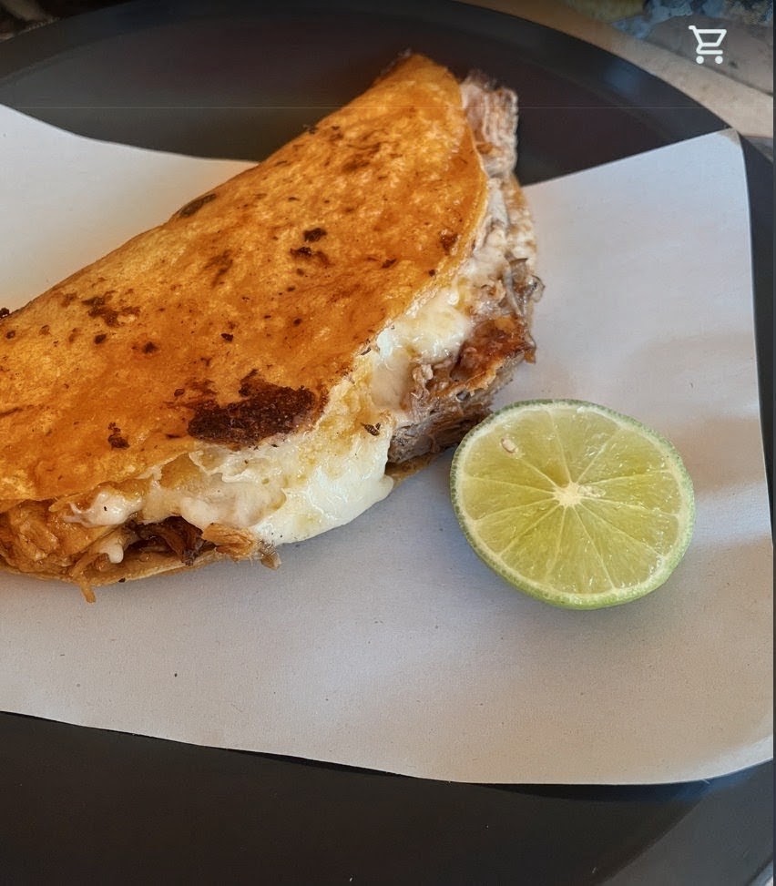 Quesabirria de maíz