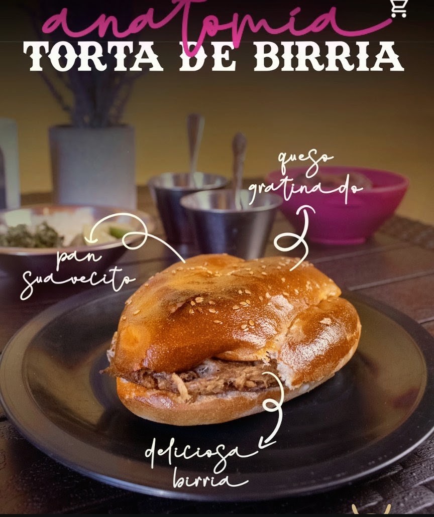 Torta de birria con queso