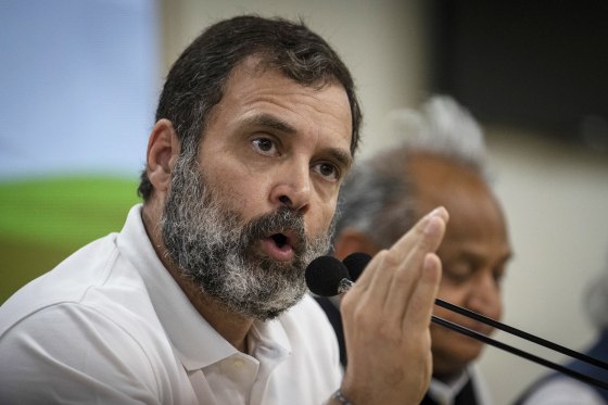 नीट परीक्षा में सेंटर गड़बड़ी पर विवाद, छात्र को अबू धाबी मिला परीक्षा केंद्र; राहुल गांधी ने उठाए सवाल - Media 1