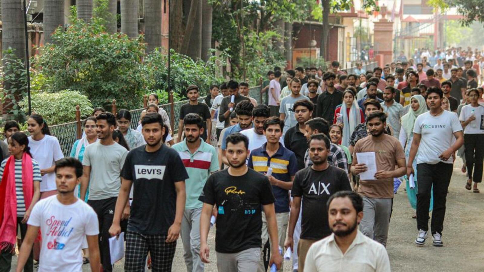 NEET री-एग्जाम से पहले पेपर लीक की अफवाह, ₹30 हजार में प्रश्नपत्र बेचने का दावा - Media 1
