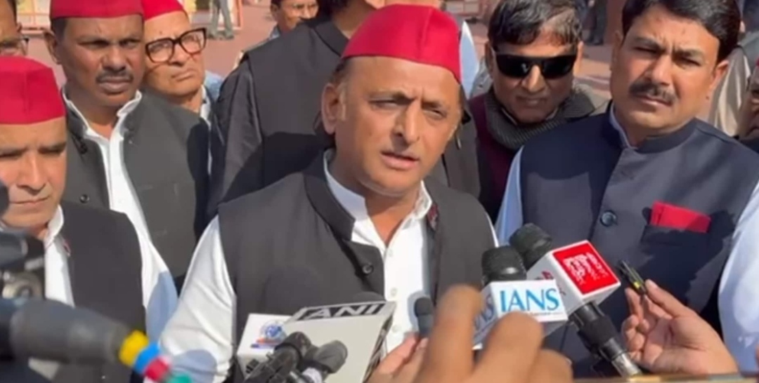 मोहन यादव पर ज़मीन विवाद: अखिलेश यादव ने बीजेपी पर लगाया साज़िश का आरोप - Media 1