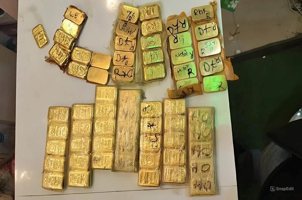 34 करोड़ रुपये का 24 किलो सोना बरामद, सात तस्कर गिरफ्तार - Media 1