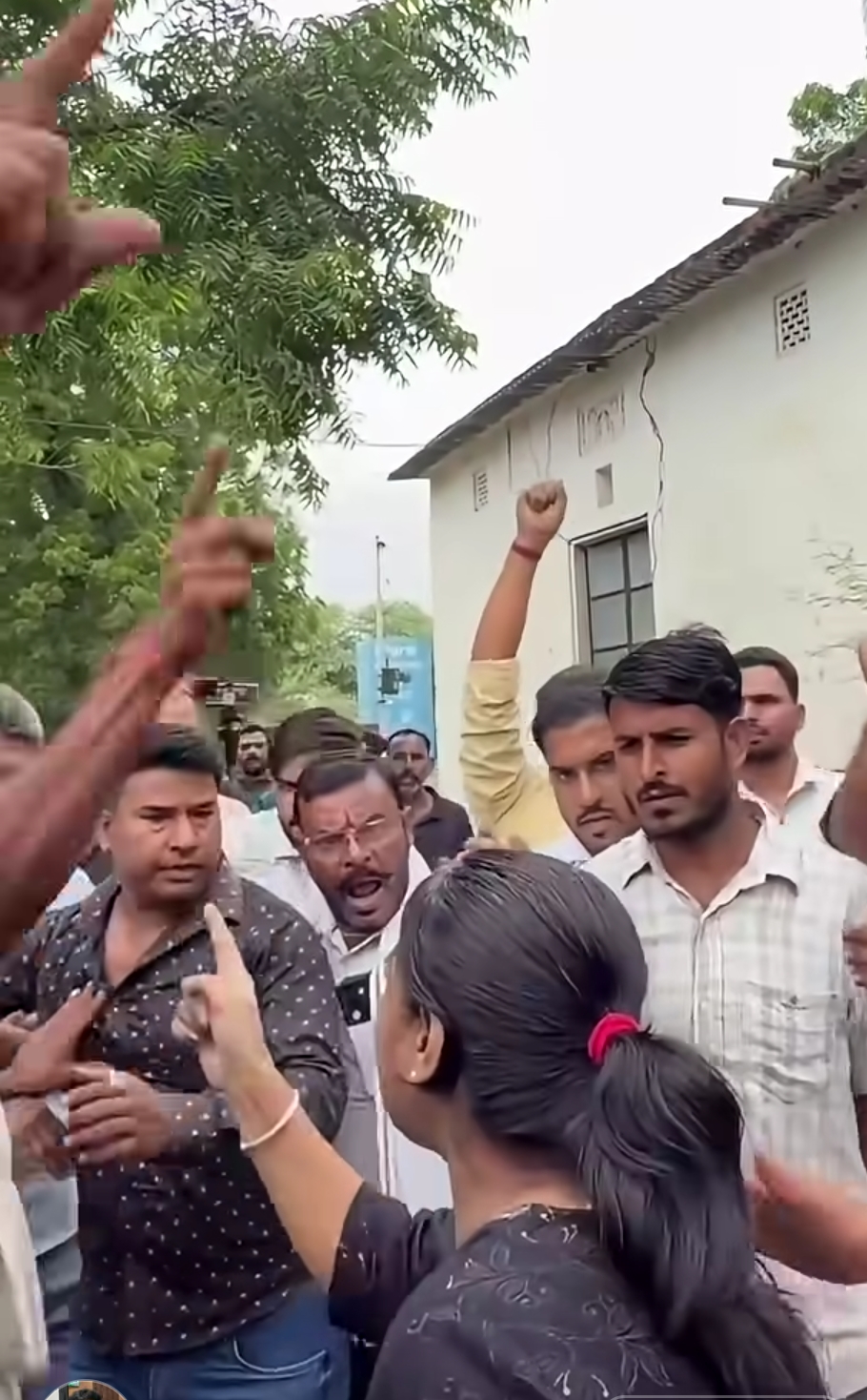 स्कूल ठीक करो अभियान के दौरान CJP टीम पर हमले का आरोप, NHRC से निष्पक्ष जांच की मांग - Media 1