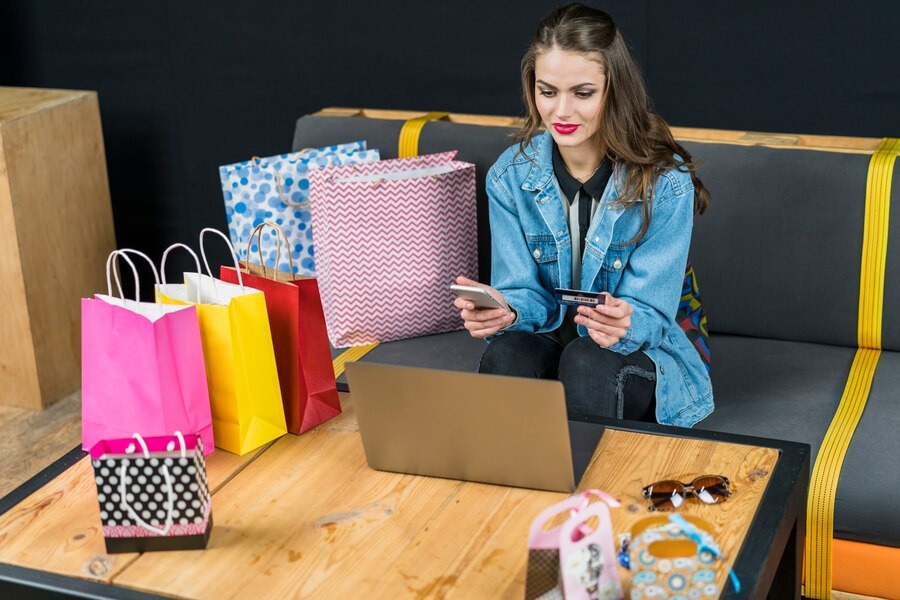 What are the 7 Features of eCommerce?