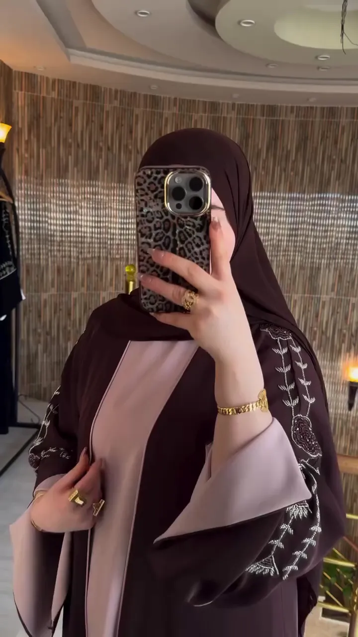Norva Abaya with a color combination (burgundy and cashmere).