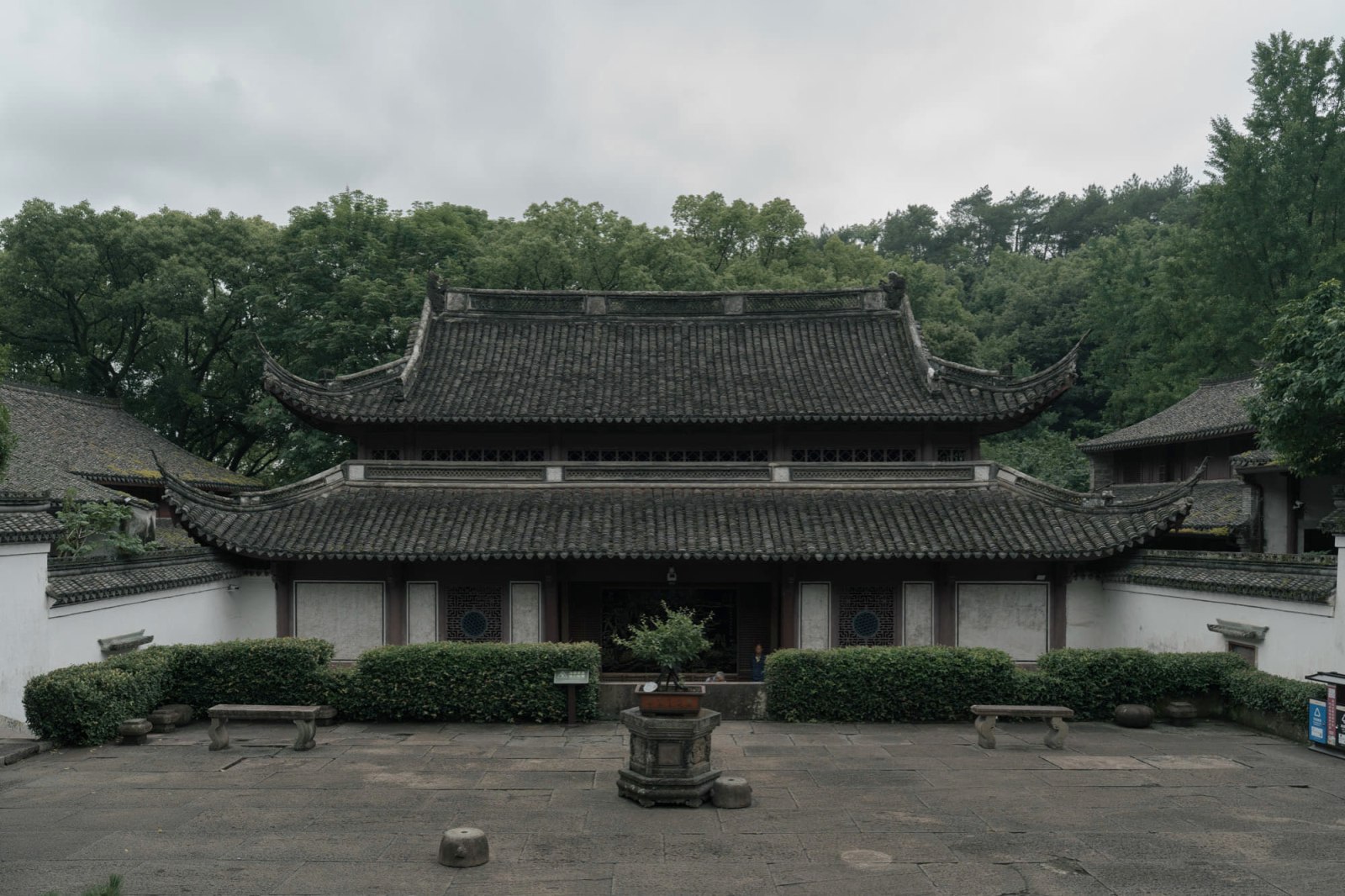 Baoguo Temple - Image 8