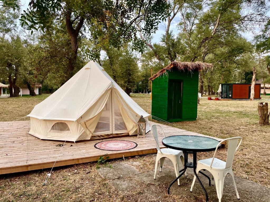 Tent platform