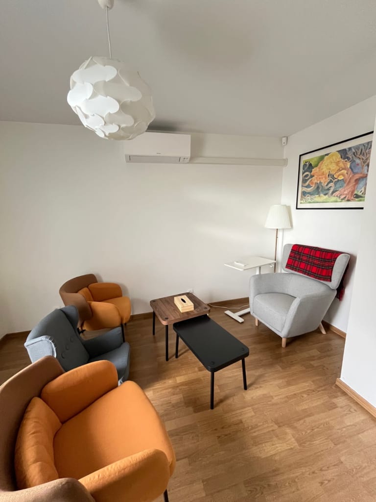 990FFEB3 2877 469F AC3B D47C94CE5CDB