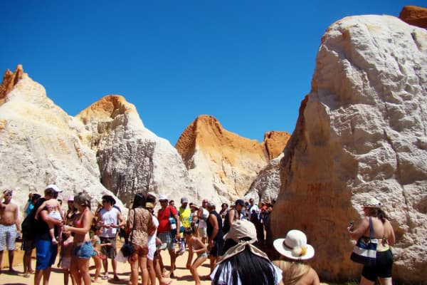 Grupo nas Falésias em Morro Branco