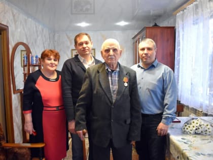 Ветерану из Решмы Алексею Ковылину вручена юбилейная медаль