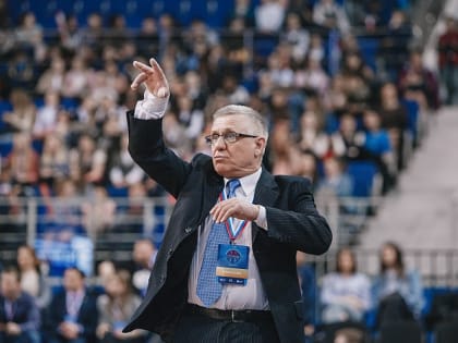 Александр Мишуров отмечает юбилей