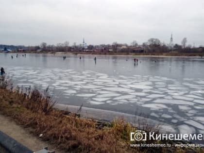 Спасатели предупреждают об опасности весеннего льда