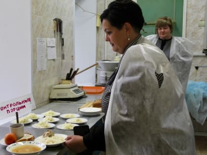 Качество питания в школах Родниковского района под контролем